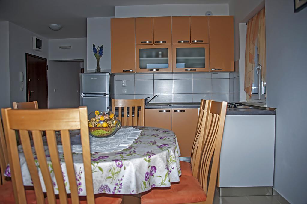 Apartment Brac Sutivan Exterior photo